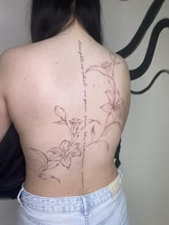 Minimalistička fine line tetovaža